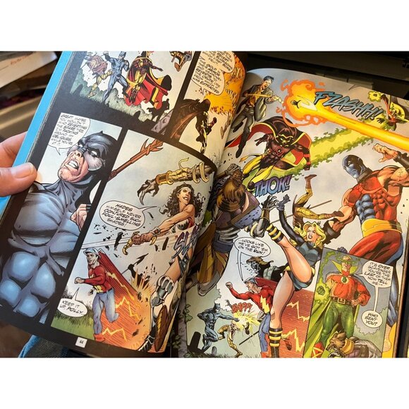 JSA "Justice Be Done" Trade Paperback, ©2000, 144 pages, full color, 2nd print - Picture 2 of 6